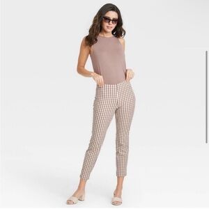 Tan and white gingham capris